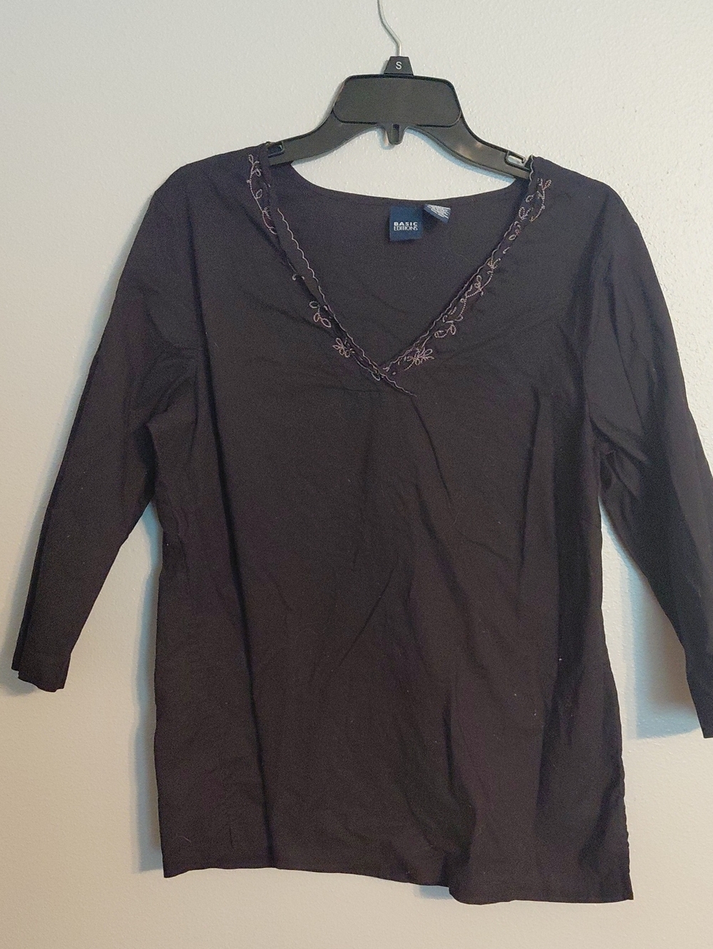 Basic Editions Black Long Sleeve V-Neck Top with Floral Embroidery